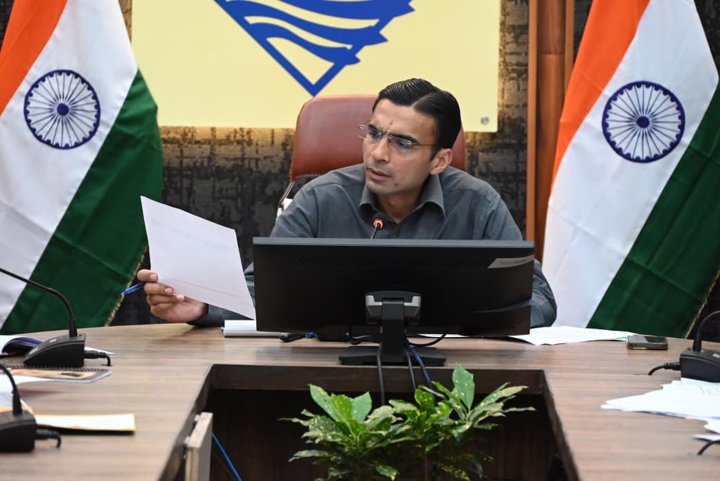 मा0 सीएम के निर्देशानुसार, फर्जी राशन कार्ड, आयुष्मान कार्ड पर सख्ती, डीएम ने दिए सत्यापन अभियान शत प्रतिशत पूर्ण करने के निर्देश।