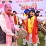 कैबिनेट मंत्री जोशी के आवास पर पारंपरिक रंगों के साथ मना होली मिलन समारोह