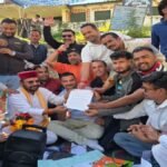 PHC की दुर्दशा पर स्थानीय लोगों ने खोला मोर्चा, विधायक के आश्वासन पर माने आंदोलनकारी, धरना स्थगित